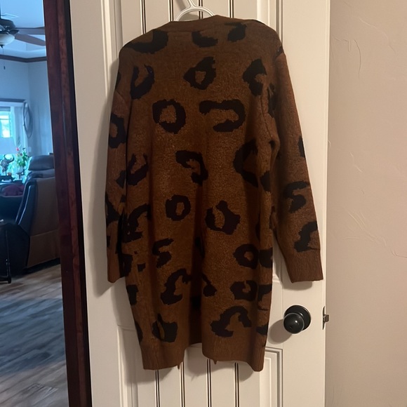 Animal Print Sweater/Coat in Brown and Black.   Very Cute! - Picture 4 of 5